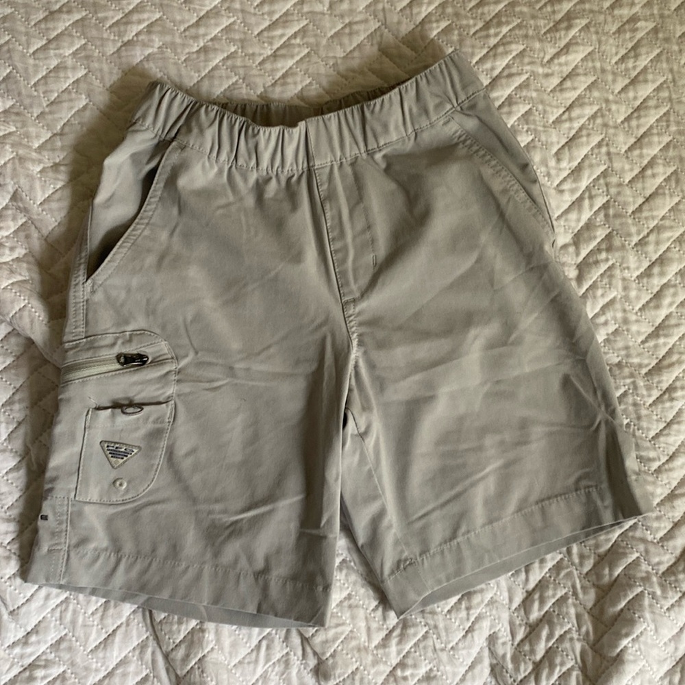 Boys Columbia shorts size small (8)